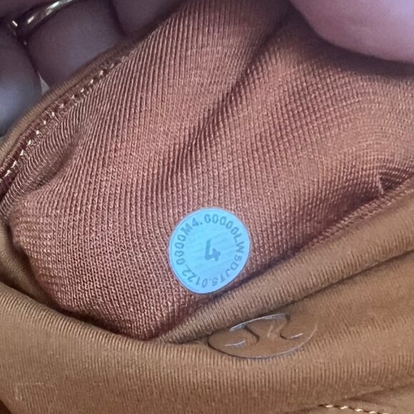 Lululemon InStill High-Rise Tight Size 4. - Picture 3 of 3